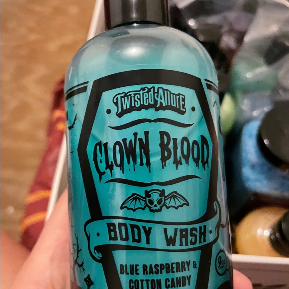 Twisted allure body wash